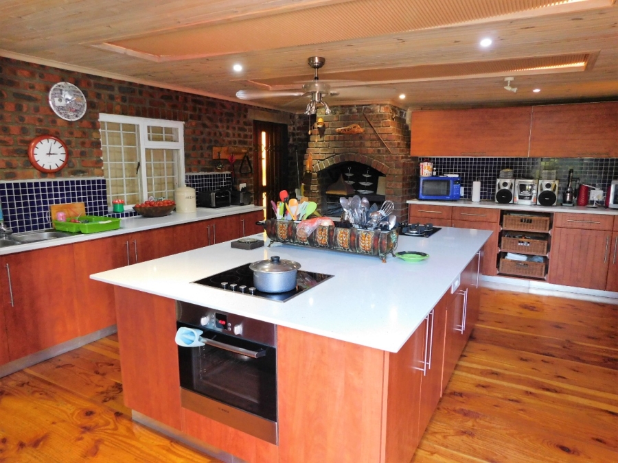 5 Bedroom Property for Sale in Gordon Strand Estate Western Cape